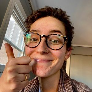 Meet your Posher, Elise